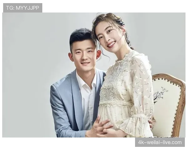 刷到谌龙的早餐照，碗里的那块肉比我一个月工资还霸气