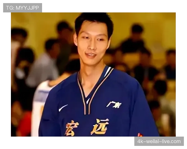 易建联训练完直接啃鸡胸肉，这自律我连看都不敢看